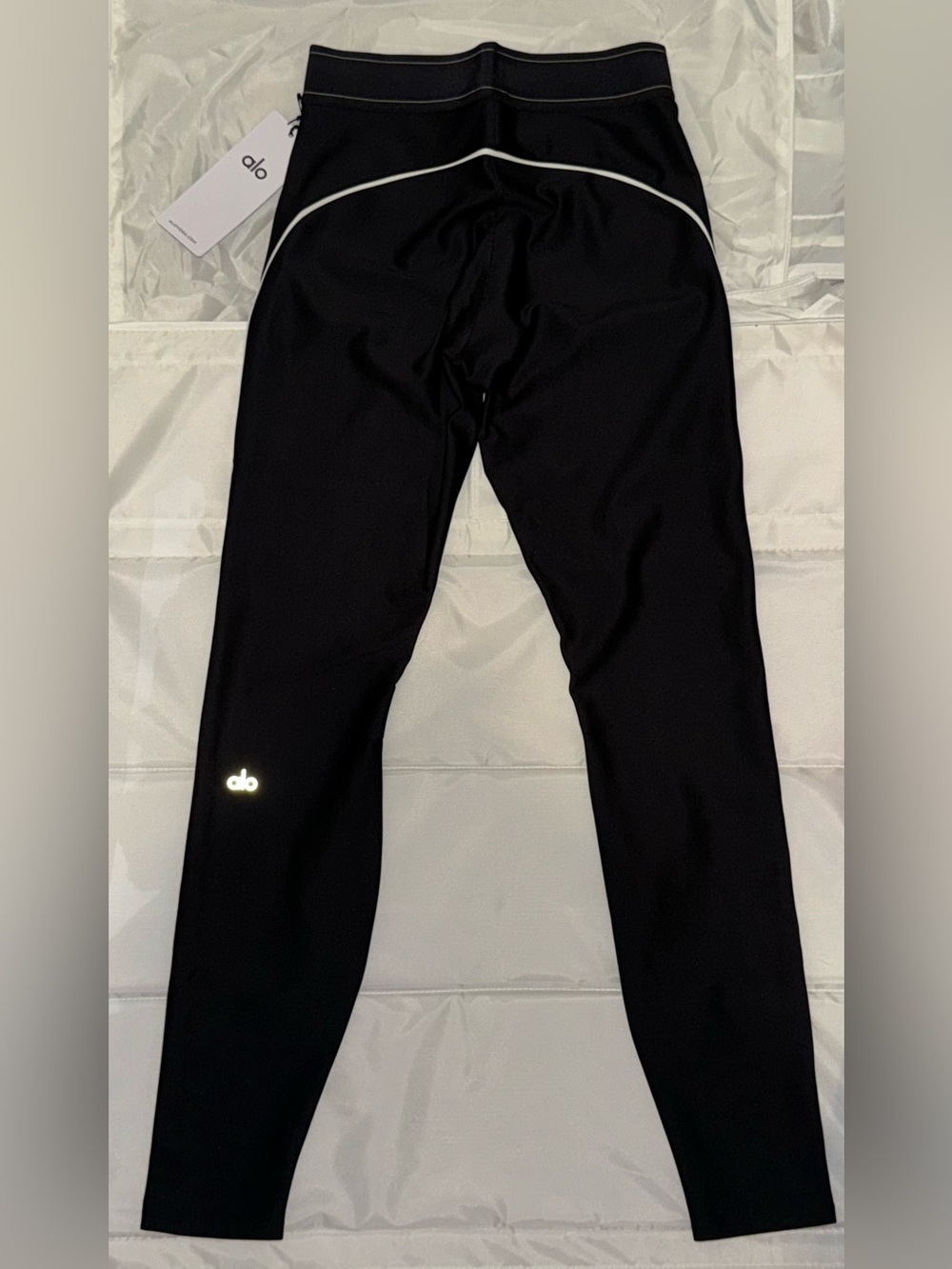 ALO Yoga Black Leggings with White Contrast Piping - Picture 4 of 5
